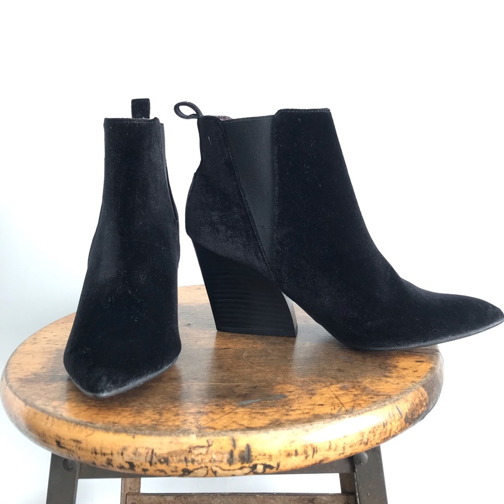 NWT Report Signature Myrna velvet ankle boot sz8.5